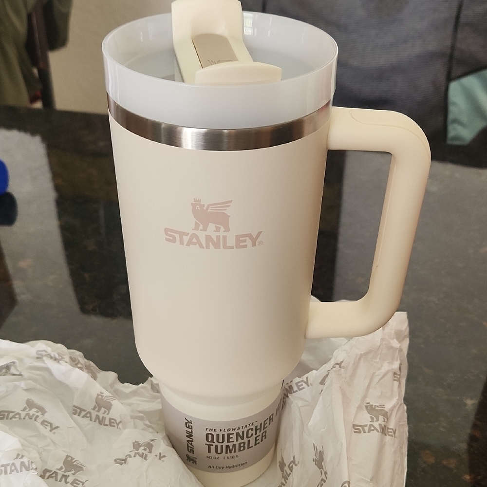Stanley Cream Insulated 49 Oz Tumbler Wuth Straw